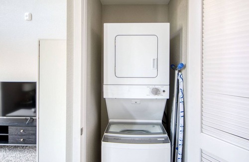 Capitol Hill Apartment | Sunny Capitol Hill 1BR w/ W/D, 4 blocks from Cheesman Park, by Blueground
