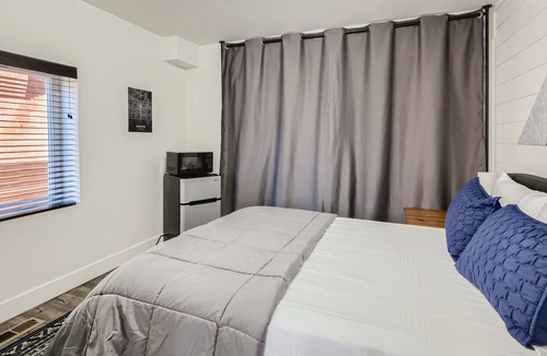 Sunnyside Apartment | Sunnyside Denver guest suite - Pet Friendly!