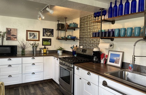 Mancos House | Sunrise Casita pet friendly 2 bedroom 1 bath full kitchen