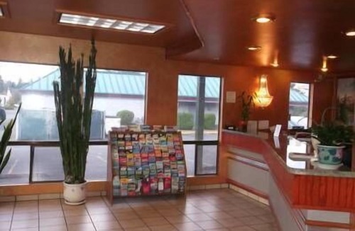 Everett Hotel | Sunrise Inn