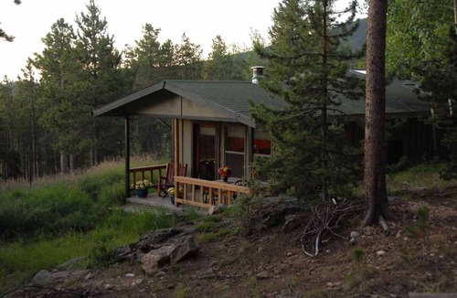 Evergreen House | "Sunrise Lodge" Stand alone Family Lodging-BEAT the HEAT @ 9000 Ft elevation