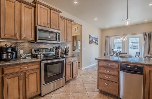 Fruita House | Sunshine IV: Beautiful Sunny Home