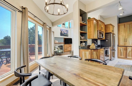 Skyway House | Sunstone Mesa! Luxe Broadmoor Getaway w Hot Tub