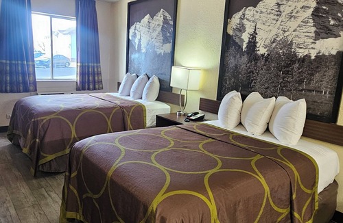 Denver Hotel | Super 8 by Wyndham Denver Central