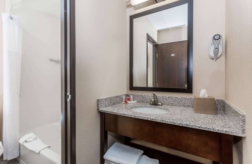 Longmont Hotel | Super 8 by Wyndham Longmont/Twin Peaks