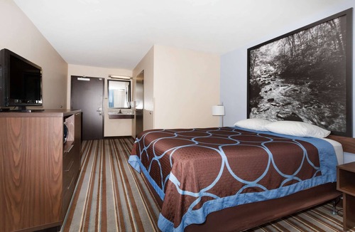 Longmont Hotel | Super 8 by Wyndham Longmont/Twin Peaks