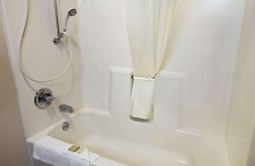 Southeast Colorado Springs Hotel | Super 8 by Wyndham Colorado Springs Airport