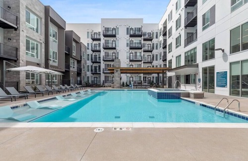 Jewell Heights - Hoffman Heights Apartment | Supreme Apartment near Children's Hospital!
