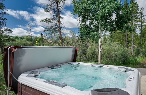 Breckenridge House | Swan River Lodge Home: Spacious, Hot Tub