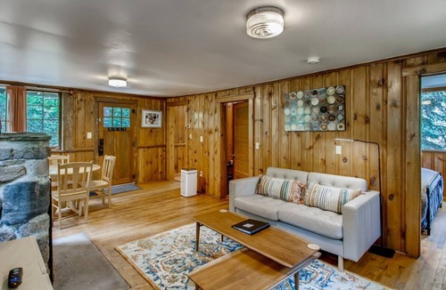 Idaho Springs Cabin | Sweet Pine Waterfront Pet Friendly Cabin
