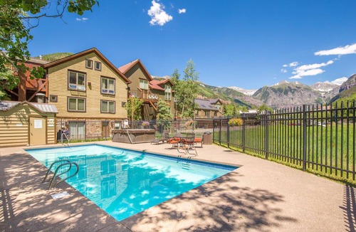 Telluride Condo | Sweet Updated Ski in/Ski out 1 bedroom Etta Place Too Condo