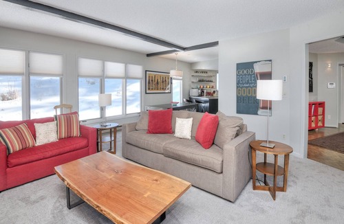 Highland Meadows House | Tahoe Drive | 4BD Mountain Retreat with Private Hot Tub