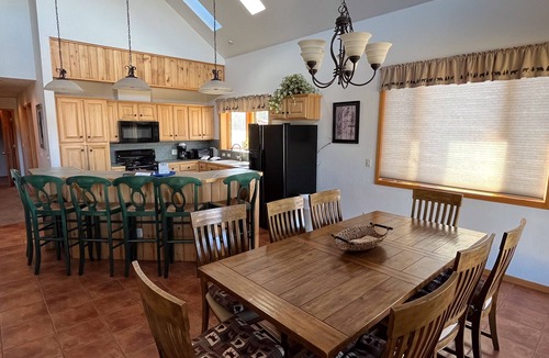 Almont House | Taylor Canyon Home with Mountain Views and Private Fishing