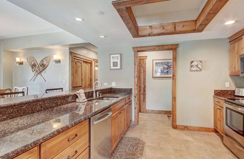 Peak 9 Condo | Ten Mile Condo - Spacious Ski-In/Out in Breck!