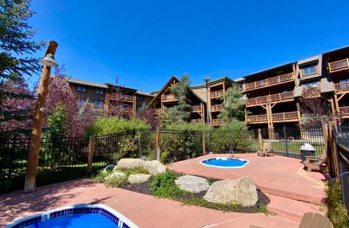 Mountain House House | Tenderfoot Lodge 2620 by SummitCove Lodging