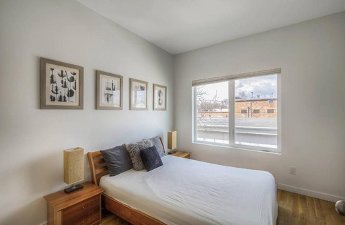 Berkeley Bed & Breakfast | Tennyson St. Luxury Walk Everywhere Sleeps 8!