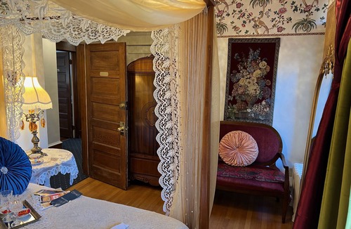 Pueblo Bed & Breakfast | The Abriendo Inn - Goodnight suite