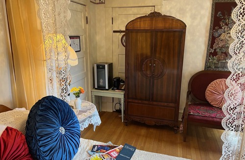 Pueblo Bed & Breakfast | The Abriendo Inn - Goodnight suite