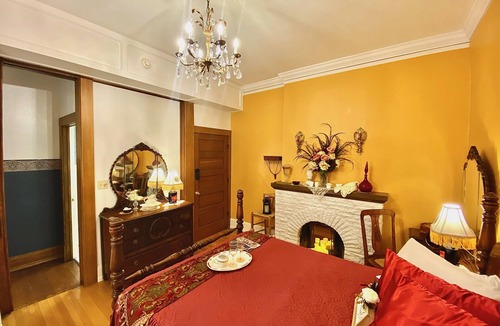 Pueblo Bed & Breakfast | The Abriendo Inn - Walter's suite