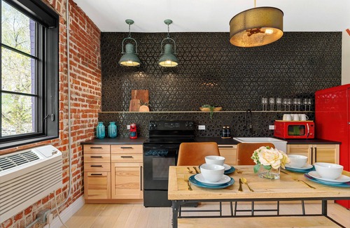 Golden Triangle Apartment | The Acoma House