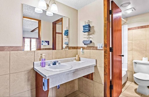 Collbran Hotel | The Alpine Motel
