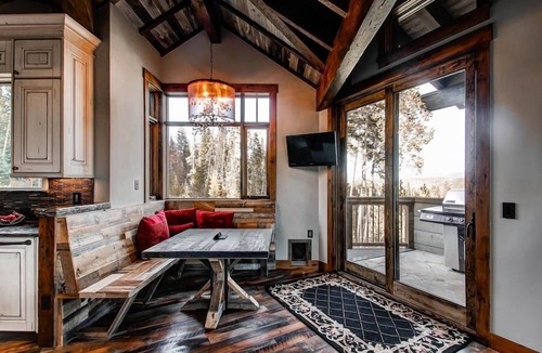 Breckenridge House | The Apex of Ski-In Ski-out Estates. Walk to Restaurants, Theater, Hot Tub, Game Tables!
