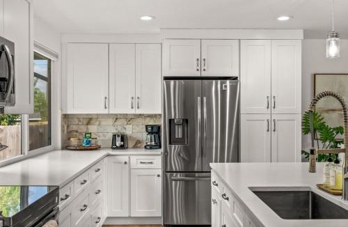 Arvada House | The Arvada Family Nook | Hot Tub & Parkside Charm