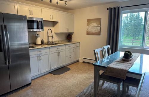 Divide Apartment | The Aspen Suite - Private Fire Pit, Forest & Mountain View