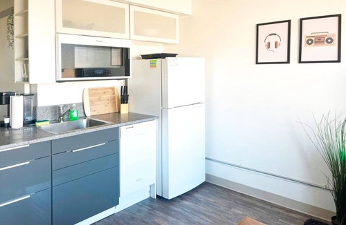 Jefferson Park Apartment | The Beat Box Studio