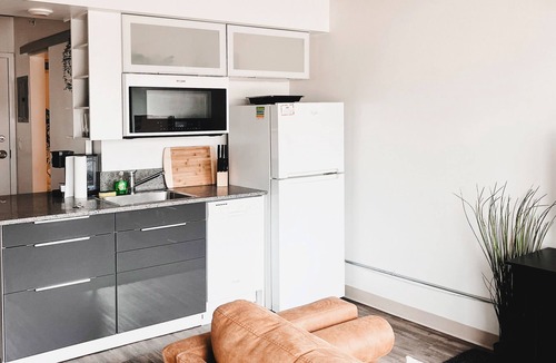 Jefferson Park Apartment | The Beat Box Studio