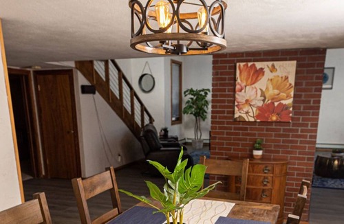 Alamosa House | The Bell House-Large Family Home-Sleeps 8! STR#2879