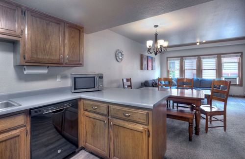 Durango Condo | The Blue Bear (#9) | Near FLC, Town, Trails & Golf - Pool & Hot Tub