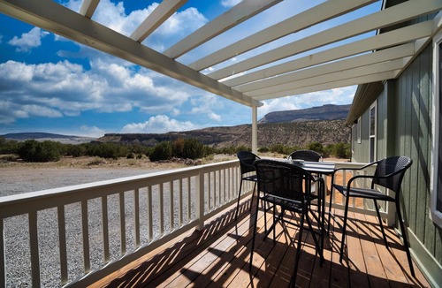 Palisade House | "The Bluff House-Privacy with spectacular views"