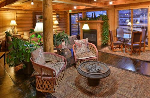 Nederland Hotel | The Boulder Creek Lodge