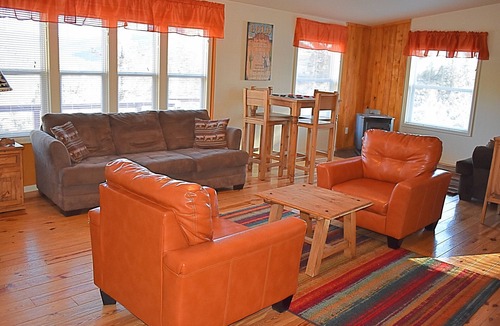 Florissant Cabin | The Boulders - Cozy cabin w/large deck, hot tub, WiFi. No Cancellation Fees!