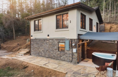 Cascade-Chipita Park House | The Bungalow: Ultimate Relaxation in the Mountains