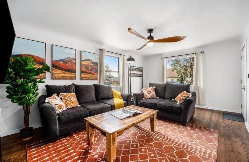 Denver House | The Coloradical Crashpad! W Fire Pit & Hot Tub