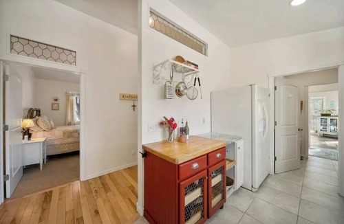 Bayfield House | The Cottage on Mill street with Hot Tub