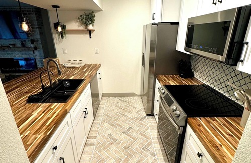 Skyway Condo | The Cozy Getaway