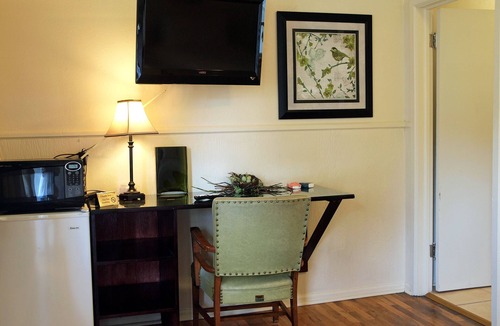 Sterling Hotel | The Crest Motel in Colorful Colorado