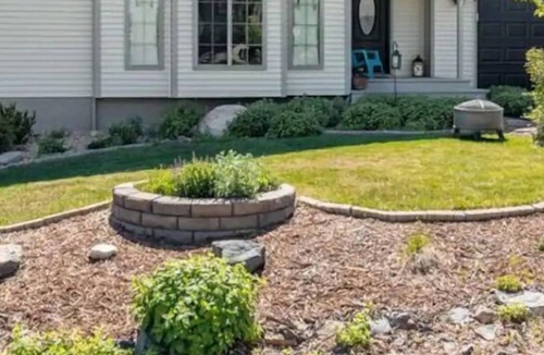 Castle Rock Apartment | The Den at Castle Pines
