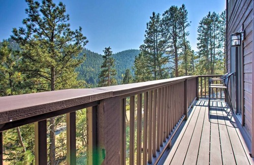Evergreen House | The Evergreen Gem| Mountain Experience Retreat