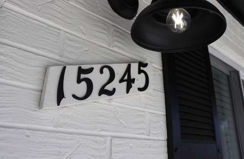 Montbello House | The Farmhouse | Centrally Located | Clean |