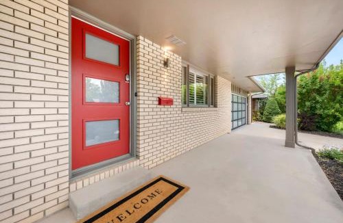 Loveland House | The Foundry Escape - Hot Tub, Bikes & Game Room