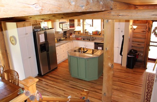 Bailey House | The Gingerbread Cottage - 2.5 acres, craft or meeting room