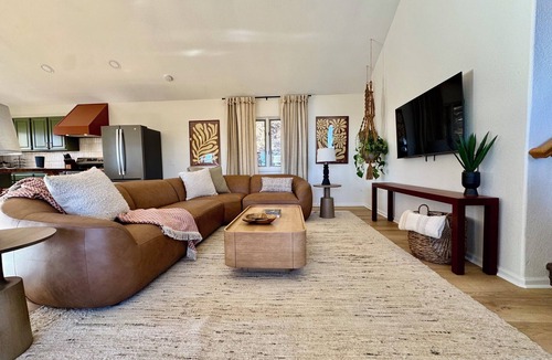 Morrison House | The Good Life Mountain Home - Red Rocks w/spa