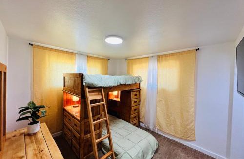 Thornton Villa | The Green House-10-15min drive to Downtown Denver