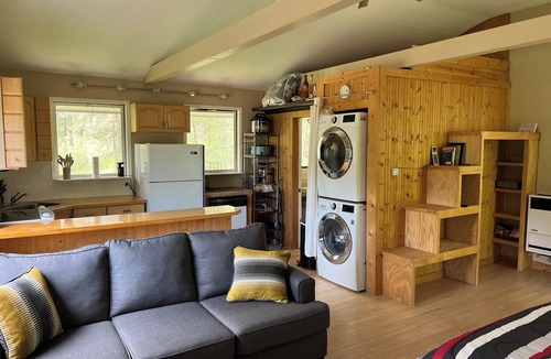 Indian Hills Cabin | The Happy Bear Lodge. Private, cozy, clean and minutes from Red Rocks