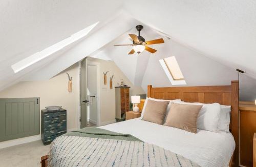 Martinez Park House | The Hattie House in Old Town - Walk Everywhere!