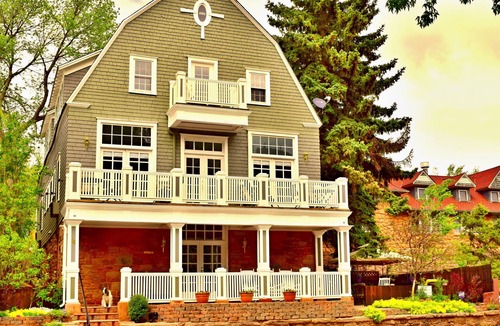 Manitou Springs Historic District Apartment | The Heart of Manitou Springs. Award-winning. Luxurious. Historic. 1st Floor unit